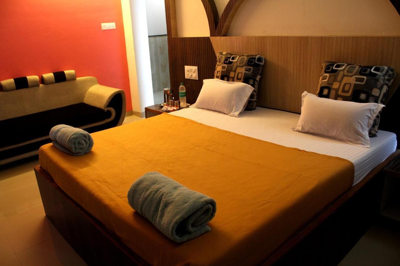 Malhar Palace Hotel Shirdi Εξωτερικό φωτογραφία