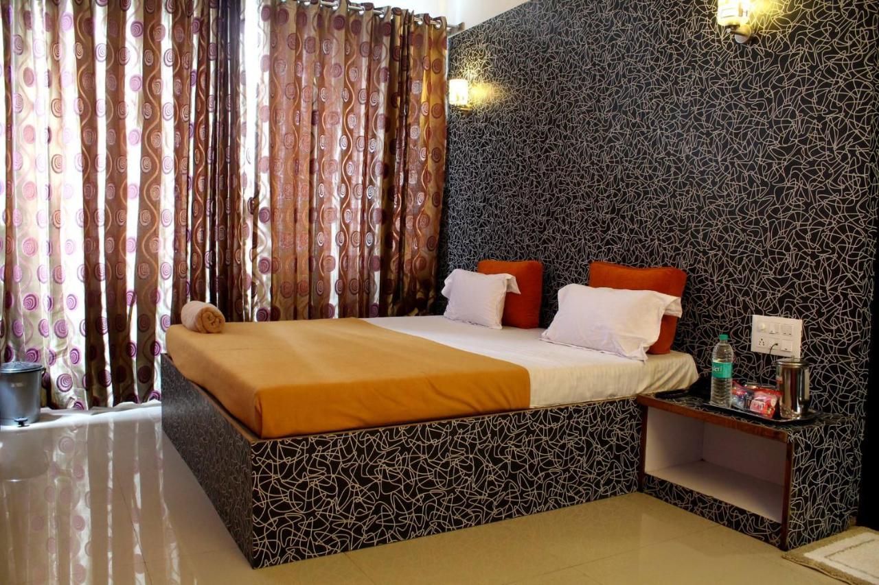 Malhar Palace Hotel Shirdi Εξωτερικό φωτογραφία